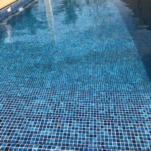 SoloAzulejos - Gresite SQ IdentityPool Shark Piscina Real 2